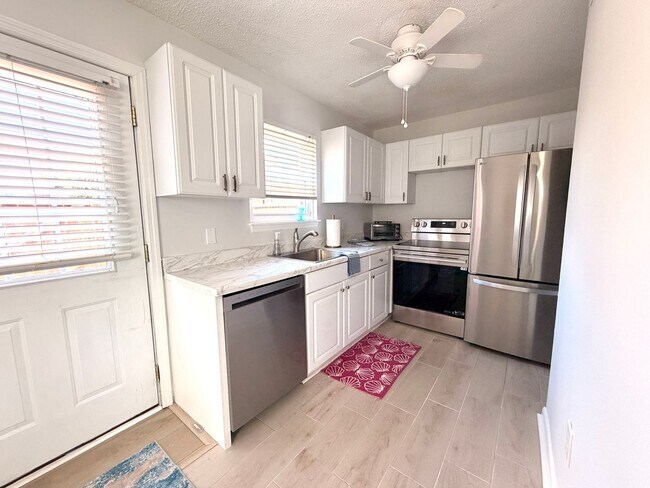Building Photo - Fully Furnished Beach Pod - 2BR Near Folly Beach & Downtown Charleston!