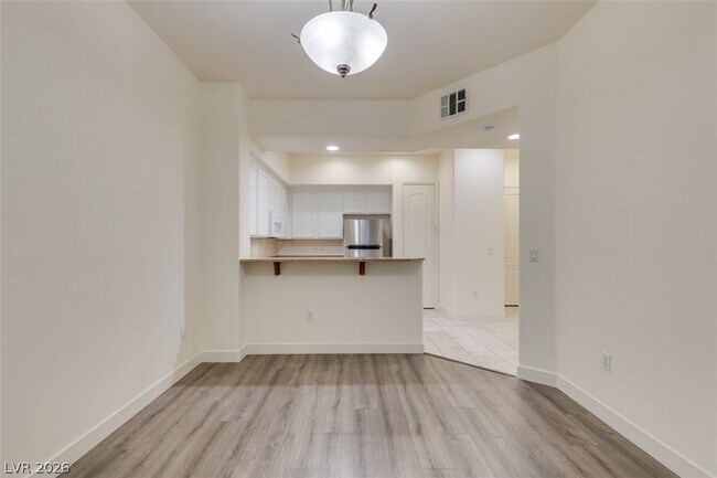 Building Photo - 38 E Serene Ave