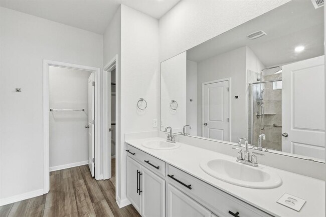 Building Photo - 424 Windy Reed Rd