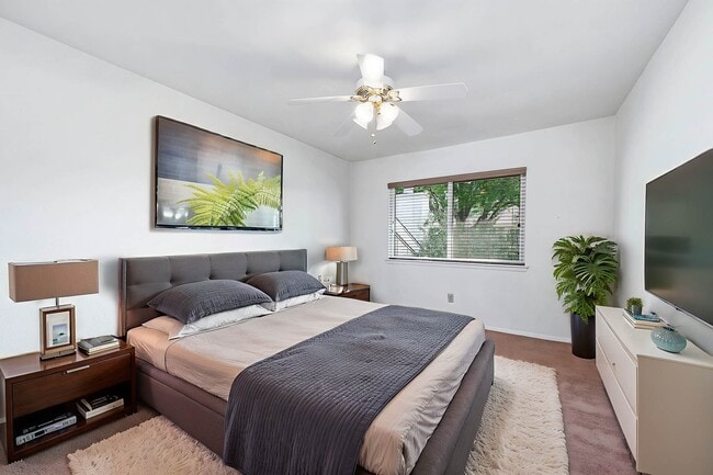 Building Photo - 11609 Village Pl Dr