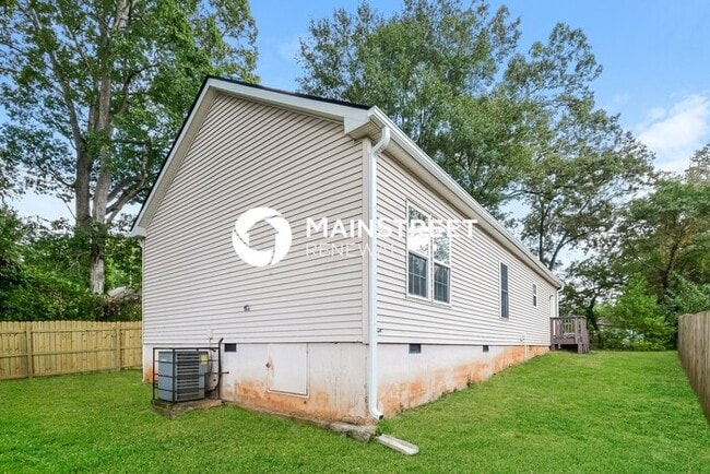 Building Photo - 4 Bedroom Pet-Friendly Home in Atlanta, GA...