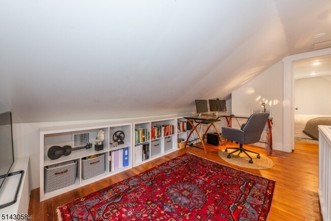 Building Photo - 276 Bay Ave