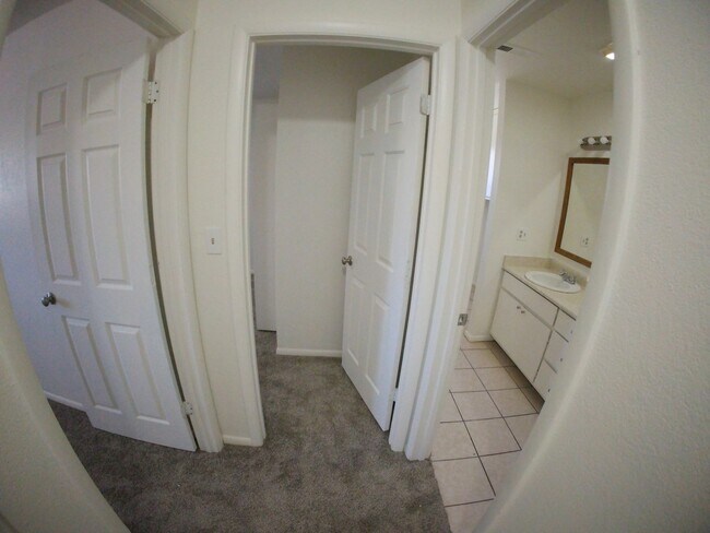 Building Photo - (596) 2905 N. Third Street Unit #1