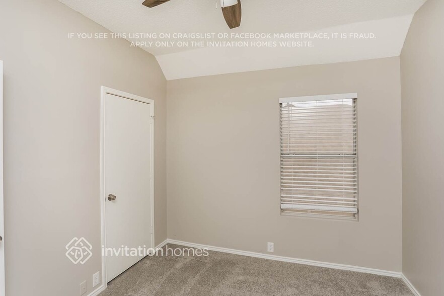 Building Photo - 846 San Jacinto Dr