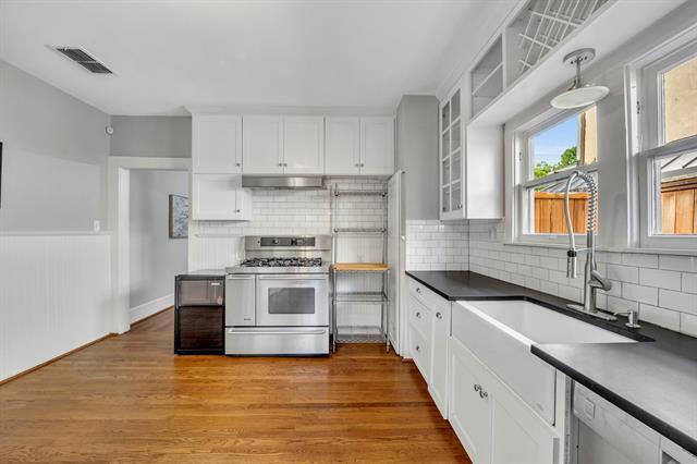 Building Photo - 6227 Lakeshore Dr