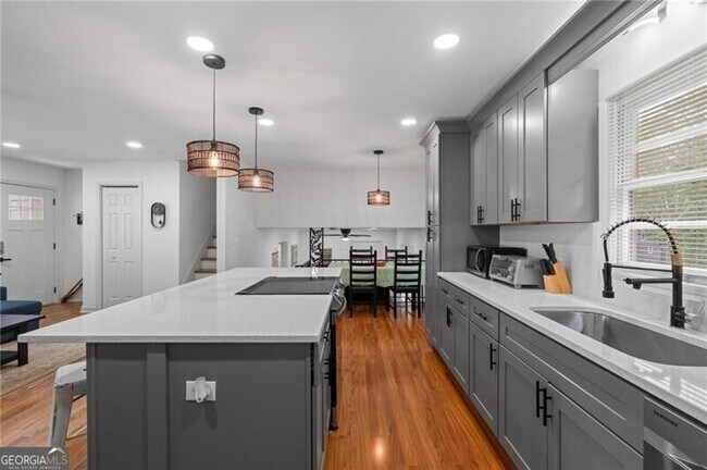 Building Photo - 799 Pine Roc Dr