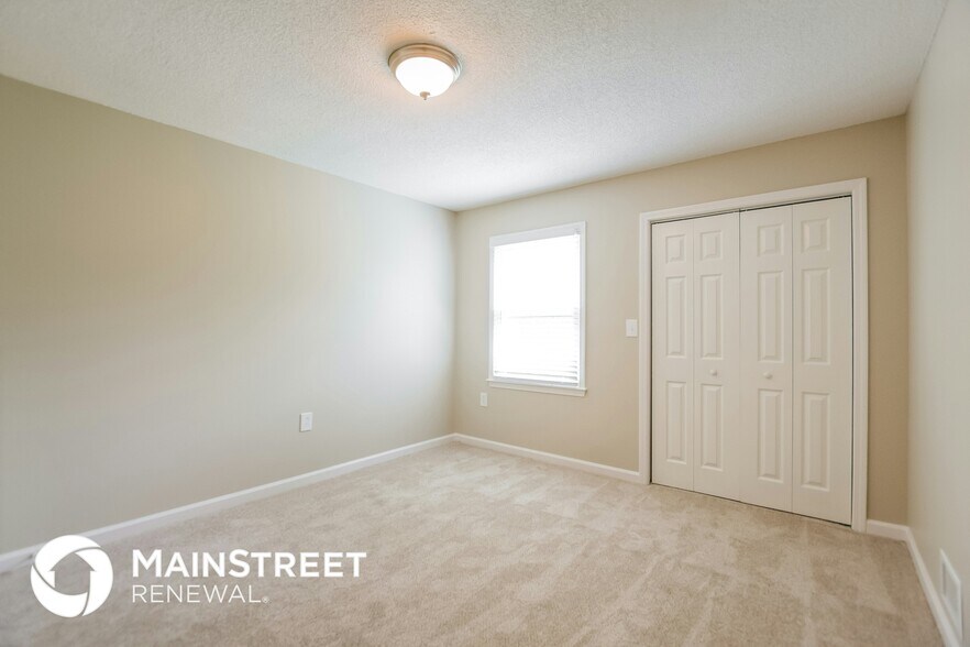 Building Photo - 4000 Evelyn Dr