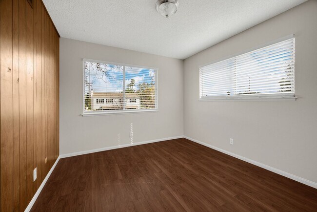 Building Photo - Tri Level 4 bedroom plus Family Room in Yorba Linda