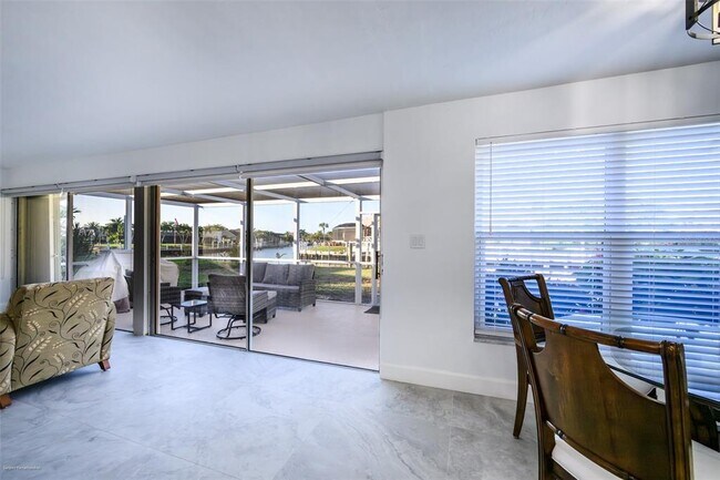 Building Photo - 149 Crescent Dr