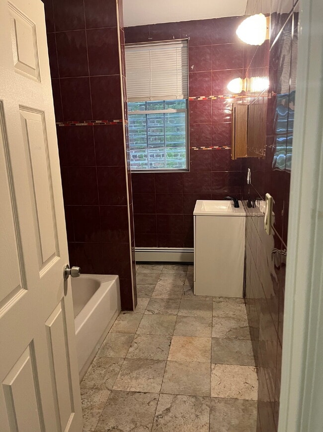 Building Photo - "Charming 1-Bedroom Retreat on North Clint...