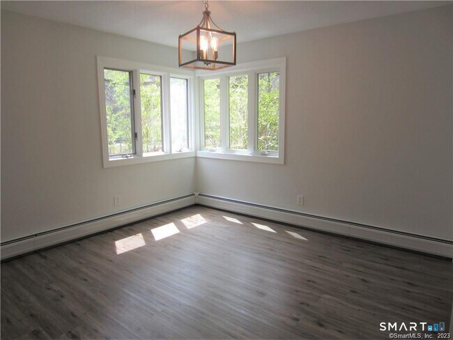 Building Photo - 8 Staunton Ct