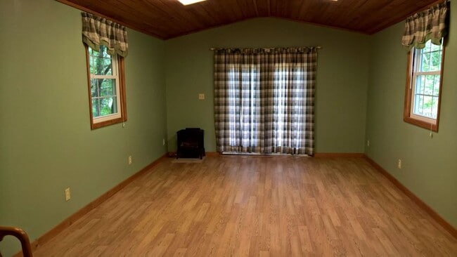 Building Photo - 2719 Old Harriman Hwy