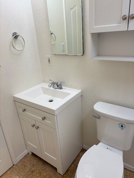Building Photo - 2528 Rose Way