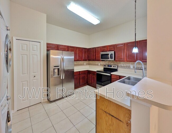 Building Photo - 5050 Playpen Dr