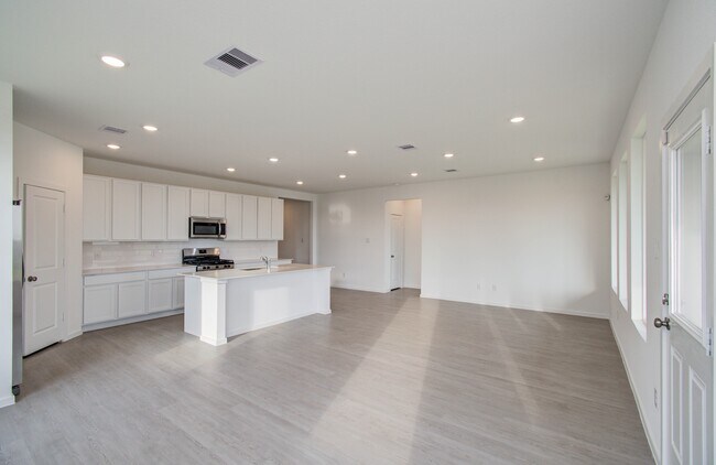 Building Photo - 26503 Foxtail Fern Dr