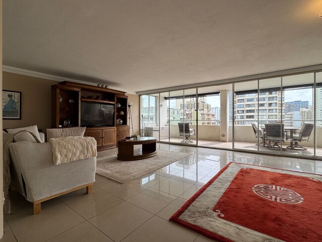 Building Photo - Spacious 2 Bed/2 Bath/2 Lanai Furnished Penthouse Unit at Kaiolu Sunrise