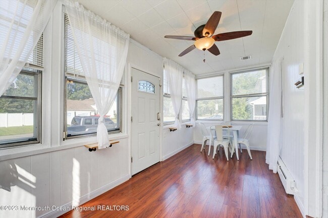 Building Photo - 446 E Arverne Ave