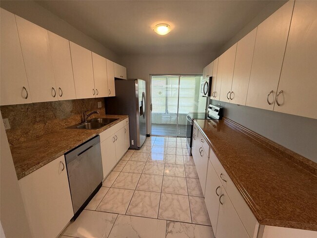 Building Photo - 7600 NW 4th Pl