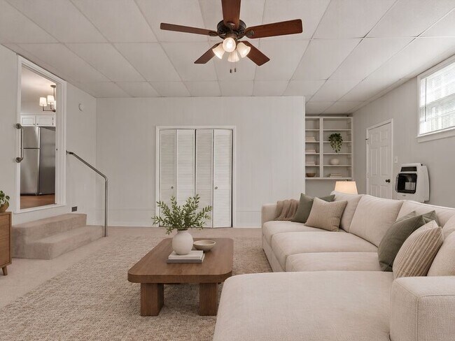 Building Photo - 507 Clift Dr