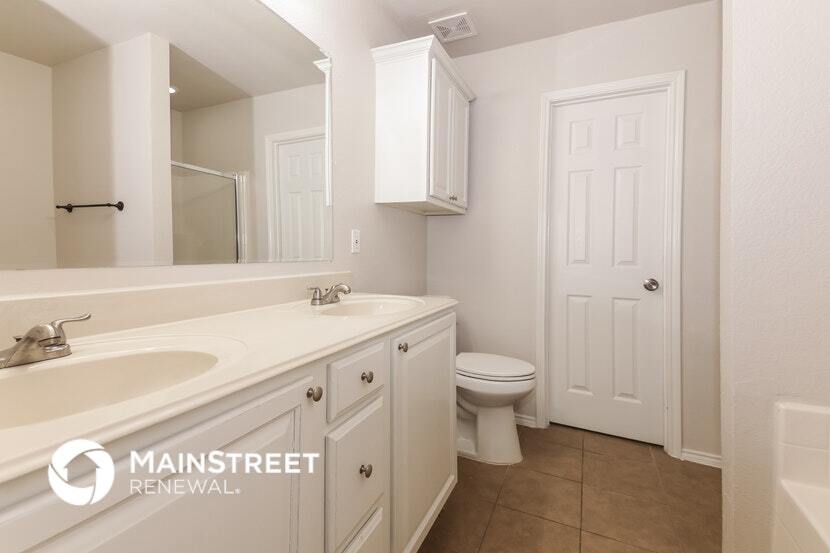 Building Photo - 824 Matthew Ln