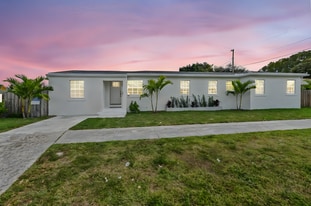 Building Photo - 3400 Parker Ave