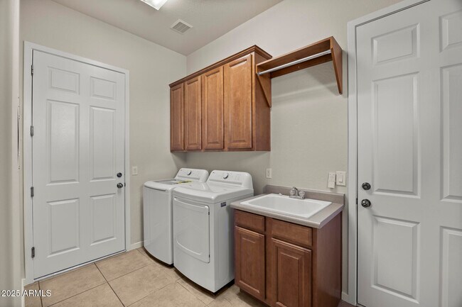 Building Photo - 13033 N 145th Way