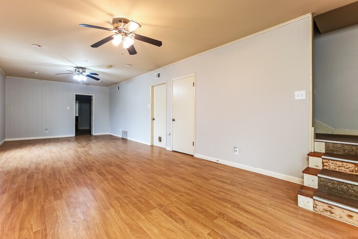 Building Photo - 612 Hall Dr