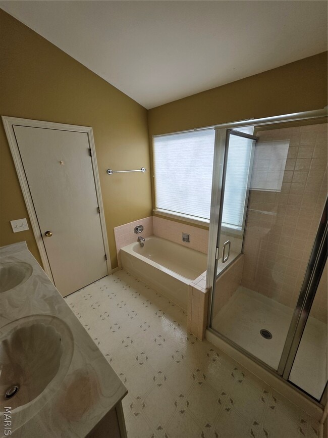 Building Photo - 3935 Rhine Ct