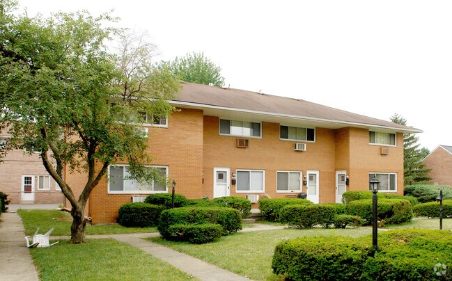 Building Photo - North Meadows Townhomes