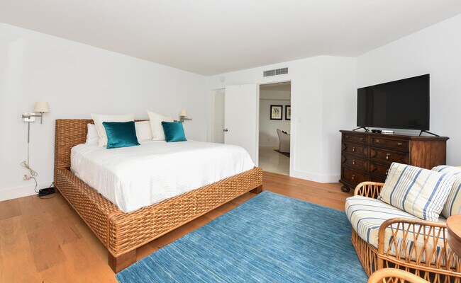 Building Photo - 2860 S Ocean Blvd