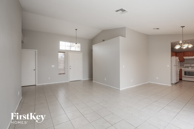 Building Photo - 5820 Meadow Dale Dr
