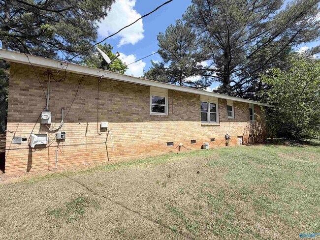 Building Photo - 2205 Glen Iris Rd NW