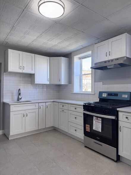 Building Photo - 36 Endicott St