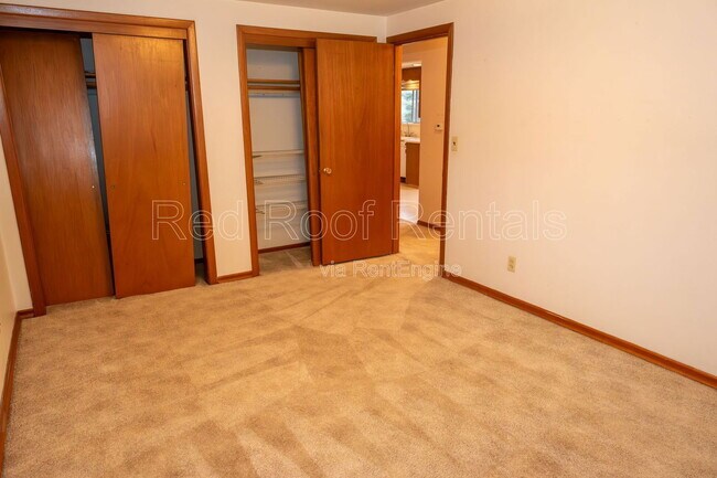 Building Photo - 6232 S Wapato St