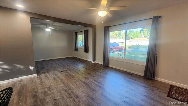 Building Photo - 6555 Manson Dr