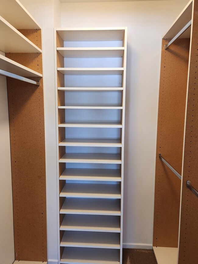 Walk-in closet - 2525 Hidden Meadow Ln