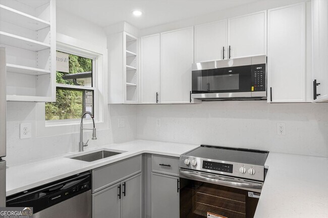 Building Photo - 2353 Clarissa Dr NW