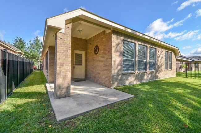 Building Photo - 18323 S Elizabeth Shore Loop
