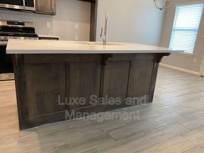 Building Photo - 8513 NW 77th Pl