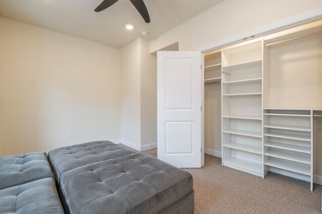 Building Photo - 1825 N Bouvier St