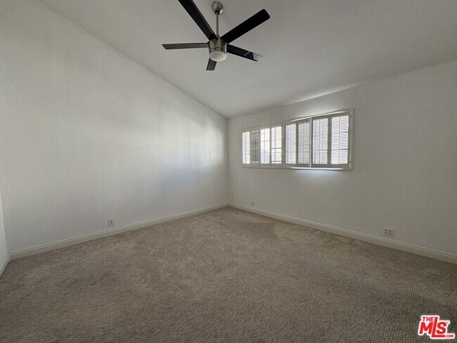 Building Photo - 1027 11th St