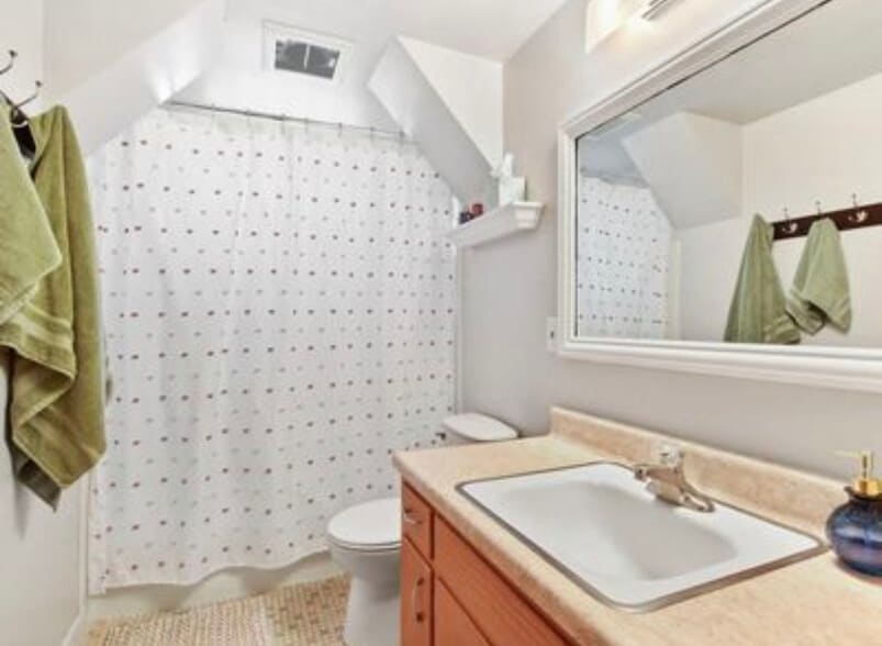 Bathroom - 5105 Wallace Ave