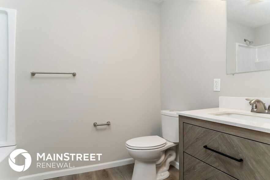 Building Photo - 7740 N Grand Ave