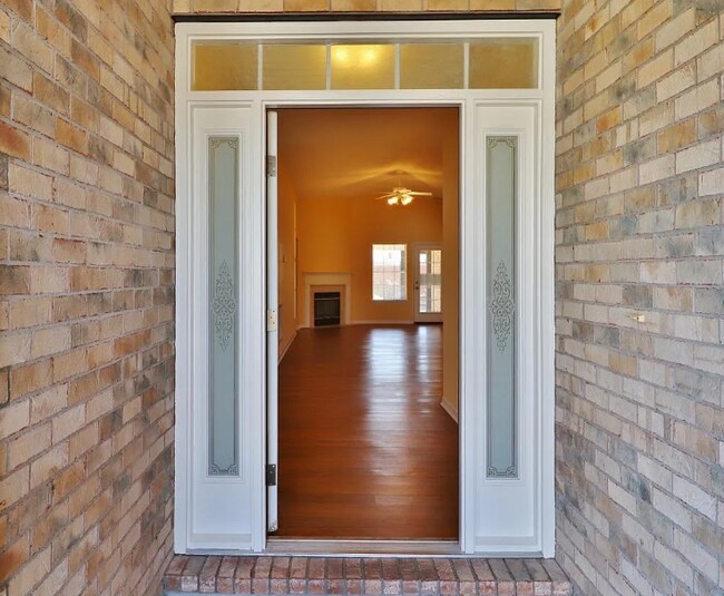 Building Photo - 6340 Ironside Dr S