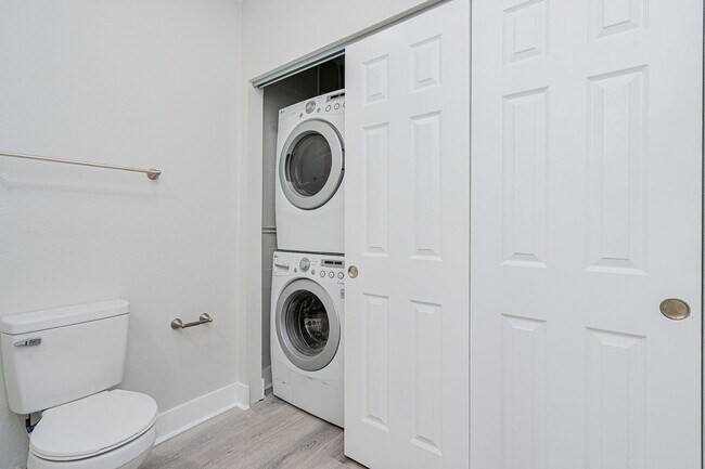 Building Photo - Stunning Remodeled 3-Bedroom Home in Prime...