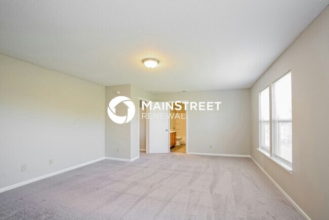Building Photo - 4 Bedroom Pet-Friendly Home in Indianapolis, IN with Main Street Renewal