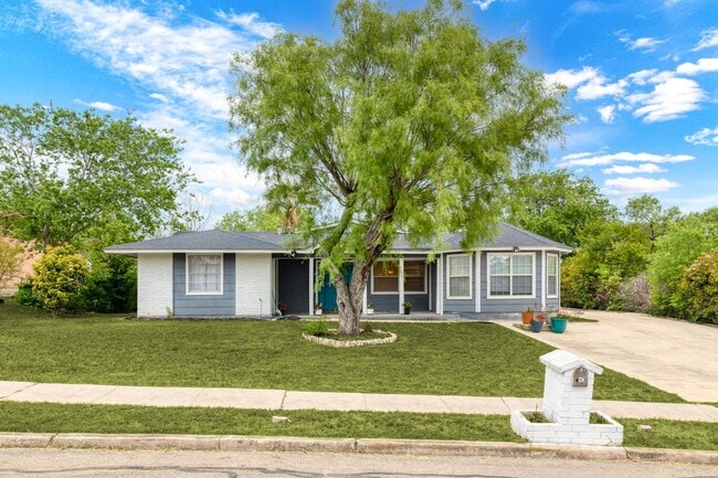 Building Photo - 142 Lake Valley St