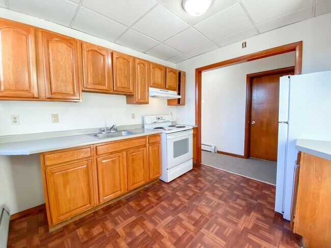 Building Photo - 1-3 Webster St / Amauta Apartments LLC