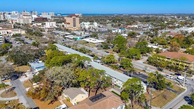 Building Photo - 2304 Ringling Blvd