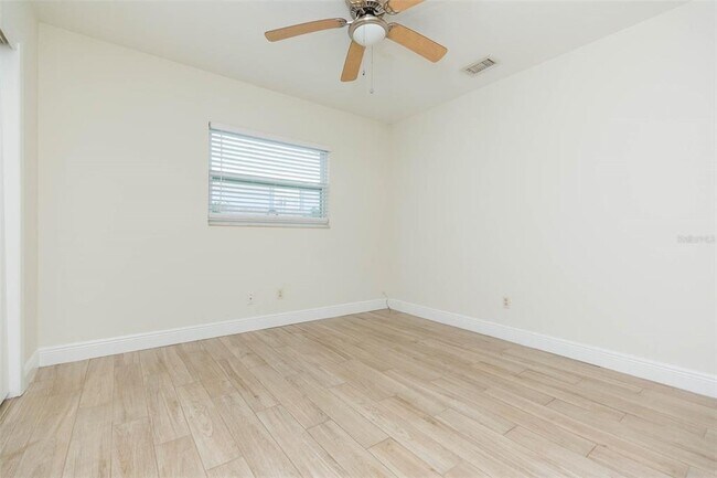 Building Photo - 3401 W San Pedro St